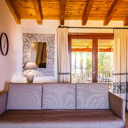 Borgo Arborea Charming Retreat סנטה טרזה גאיורה