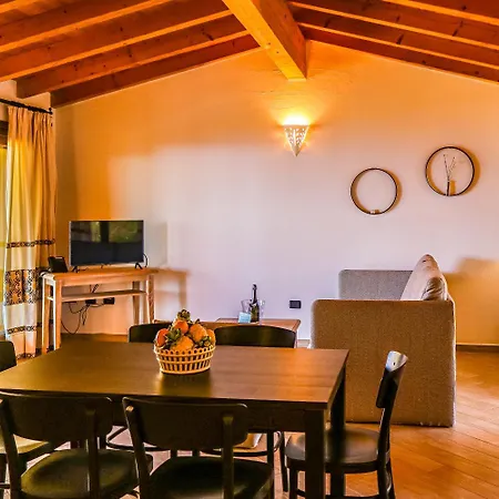 מלון Borgo Arborea Charming Retreat סנטה טרזה גאיורה